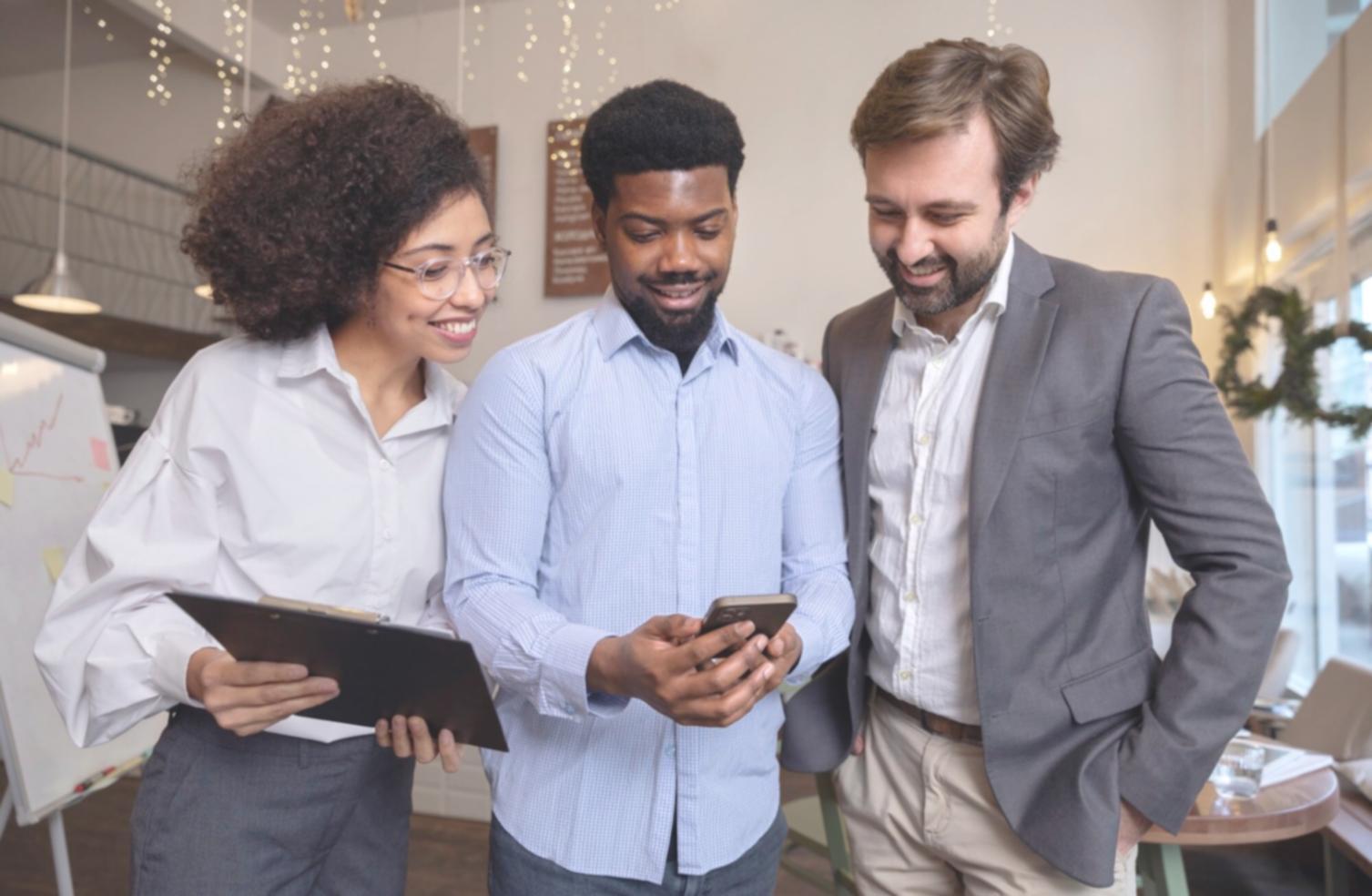 Analyse détaillée de dépenses mensuelles avec graphiques et catégories budgétaires